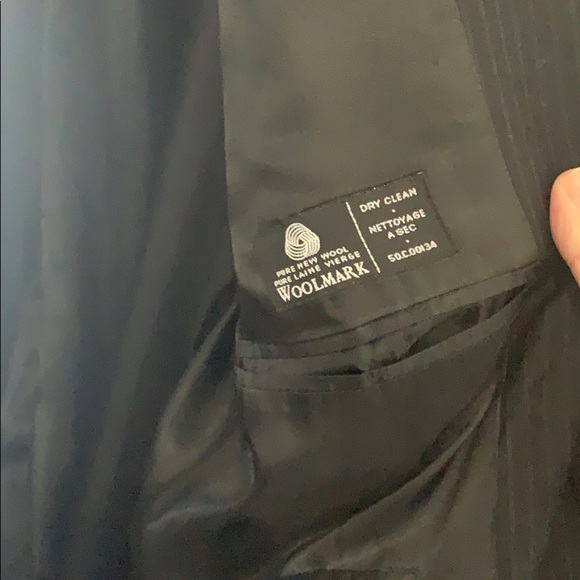 ⭐️SOLD⭐️Suit - Picture 7 of 8